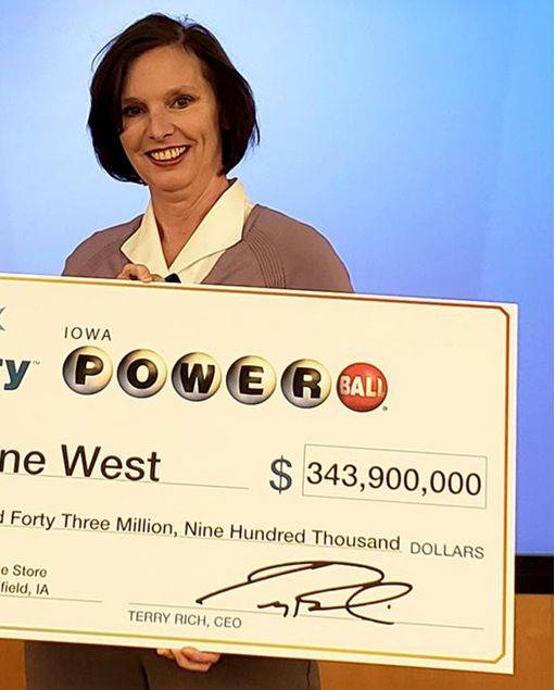 Woman Wins $350 Million Dollar Powerball, Decides To Share New Wealth With Veterans Who Need It