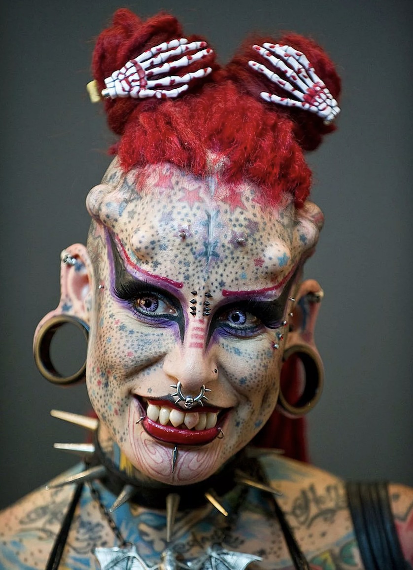 Real-Life Vampire’ Tattoos Her Entire Body – Here’s What She Looked Like Before